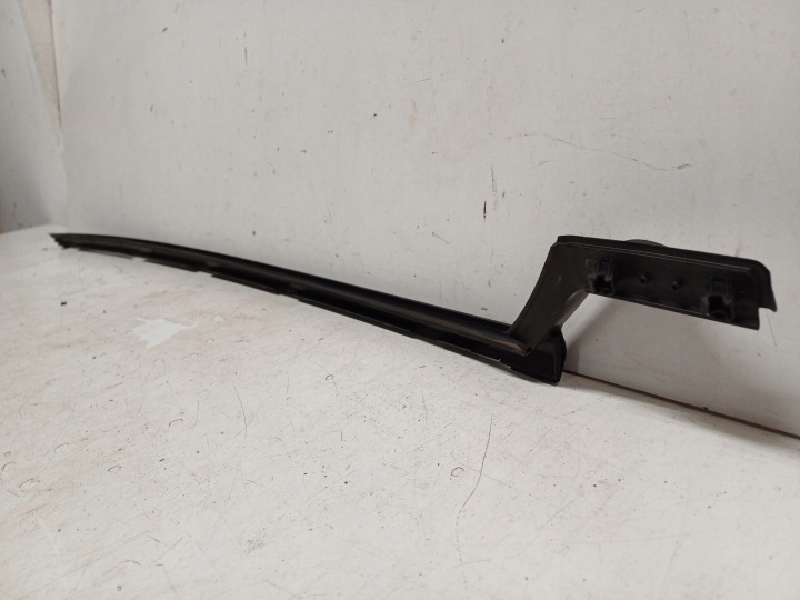 KIA SPORTAGE 5 V 21- MOULURE VITRES GAUCHE AVANT 86130P1000