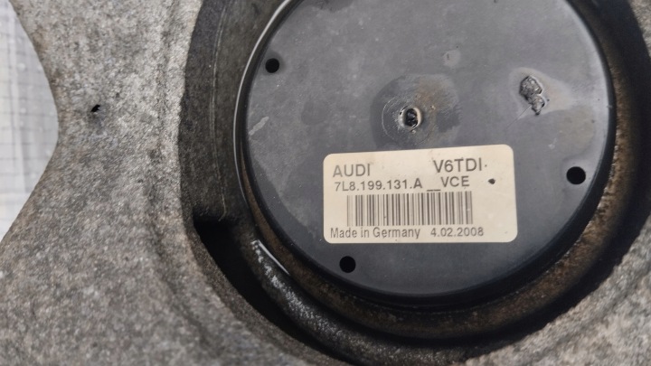 POUTRE SOUS MOTEUR AVEC COUSSINS AUDI Q7 4L 3.0 TDI TOUAREG 7L6199207B