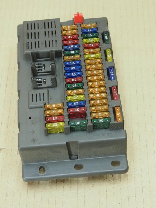 MINI COOPER R50 2006R MODULE FUSIBLE BOÎTE 6906626-04 518030739