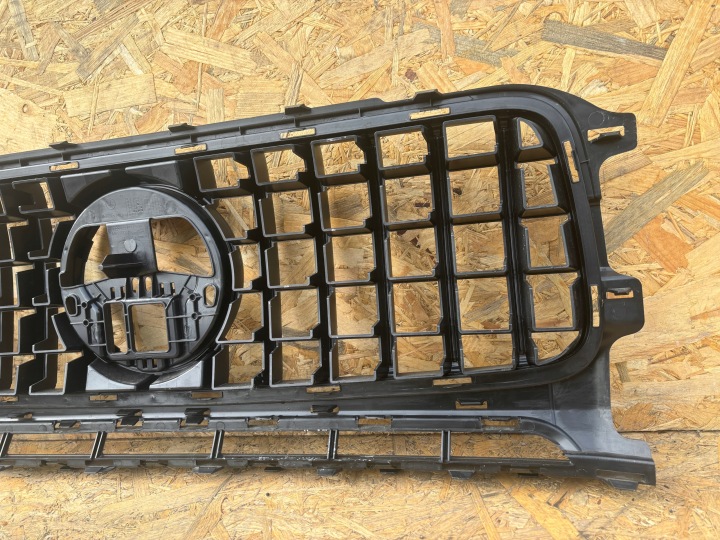 MERCEDES G CLASSE W465 2024+ CALANDRE CALANDRE B. EN BON ÉTAT A4658883500