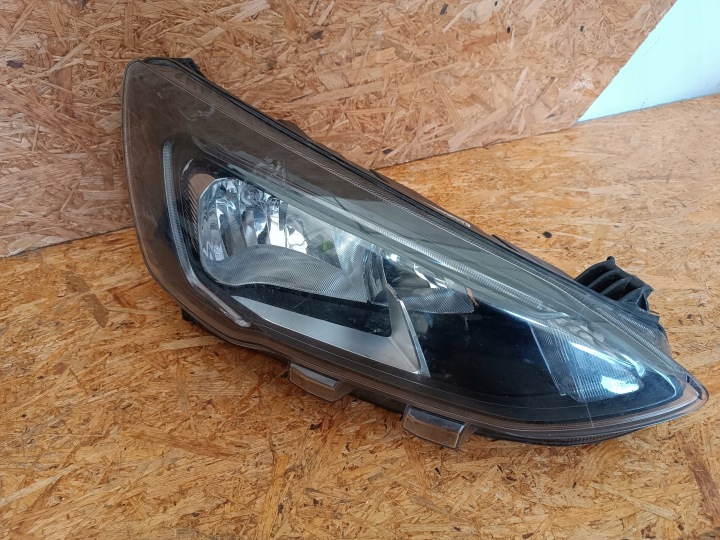 PHARE DROIT AVANT PROJECTEUR EUROPE JX7B-13W029-CE FORD FOCUS MK4 LED