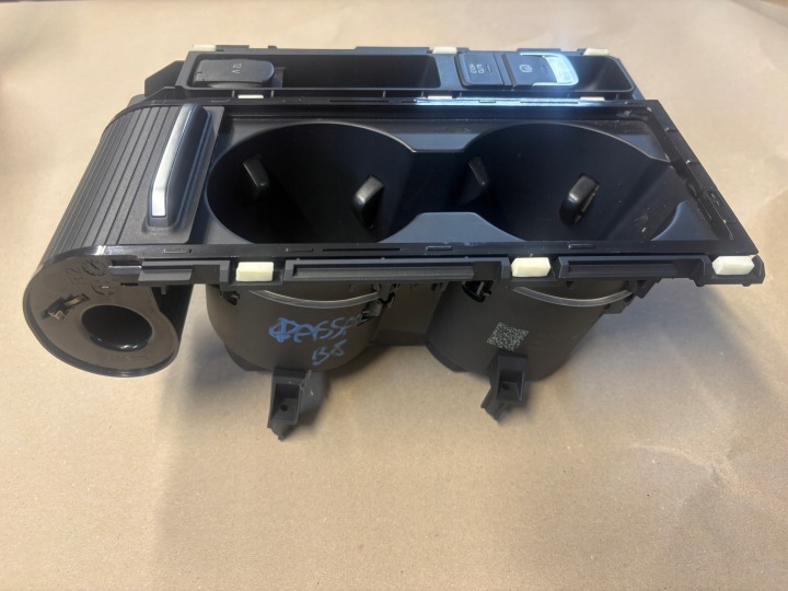 VW PASSAT B8 TUNNEL CENTRAL STORE POIGNÉE SUR BOISSONS FREIN 3G0862531H