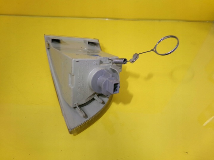 CLIGNOTANT CLIGNOTANT DROIT AVANT FIAT PUNTO 46402657 NR114