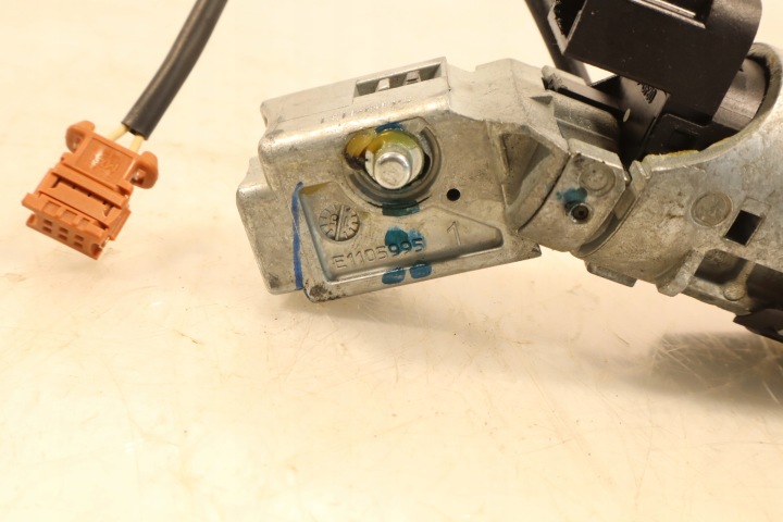 CONTACTEUR D'ALLUMAGE PEUGEOT PARTENAIRE II LIFT E1105995