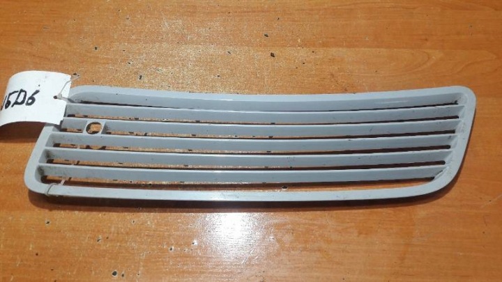 2218800305 GRILLE CAPOTS GAUCHE AVANT MERCEDES AVEC CLASSES