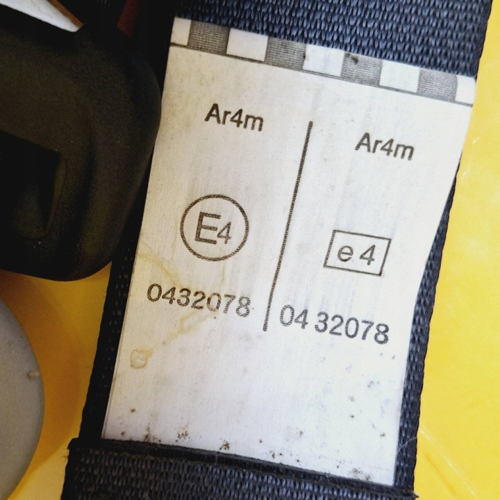 CEINTURES DE SÉCURITÉ DROIT ARRIÈRE DAIHATSU CUORE D5 0432077 NR876