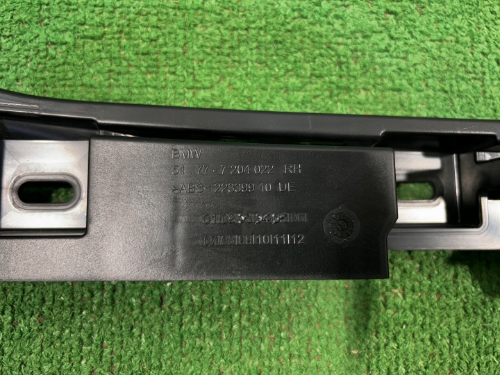 BMW 5 F10 F11 GLISSIÈRE FIXATION BAGUETTES SEUIL ARRIÈRE DROIT DROIT ARRIÈRE 7204022