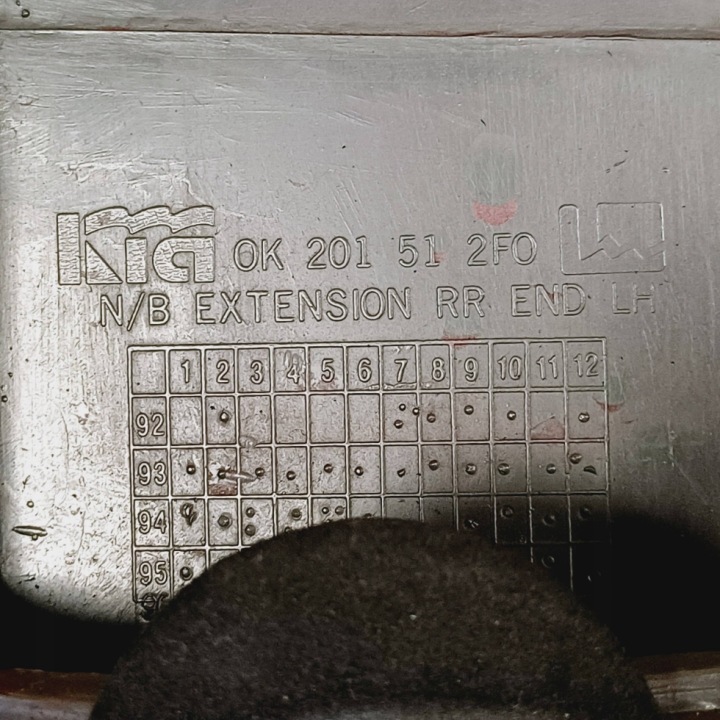 MOULURE SOUS LAMPE GAUCHE ARRIÈRE KIA SEPHIA 0K201512F0 NR207