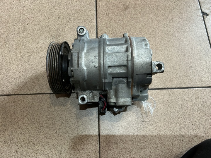 COMPRESSEUR DE CLIMATISATION AUDI A4 B6 3.0 V6