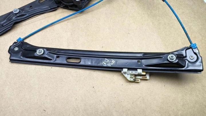 ÉLÉVATEUR VITRES DROITS AVANT PORTES BMW 3 (F30, F80) 71019003 2.0L