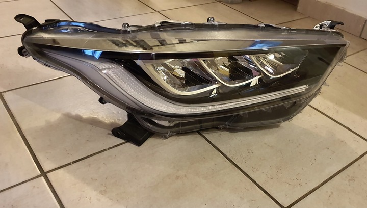 TOYOTA YARIS IV 4 19- FARO DERECHA COMPLETO DIODO LUMINOSO LED K0-8EU 