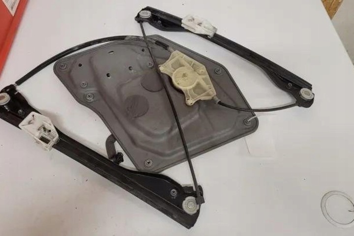 ÉLÉVATEUR VITRES GAUCHES AVANT PORTES SKODA SUPERB II (3T4) 3T0837402B