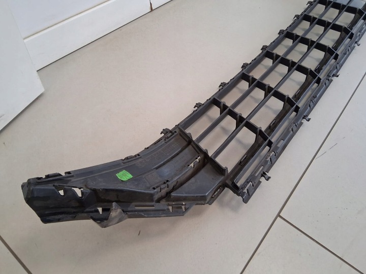 VW GOLF VII 7 5G0 LIFT 17- GRILLE CENTRALE PARE-CHOCS AVANT 5G0853677L