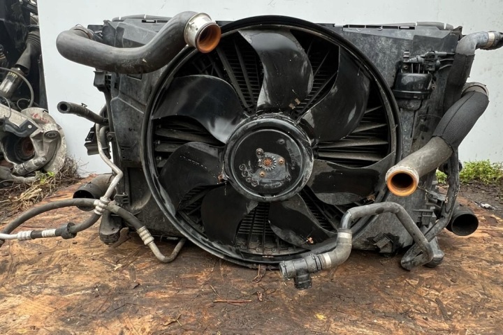 ENSEMBLE RADIATEURS MERCEDES-BENZ E (W212) A2128301416 DIESEL 2011
