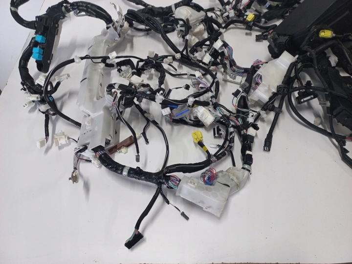 INSTALACIÓN JUEGO DE CABLES DEL MOTOR LEXUS UX 250H F SPORT 