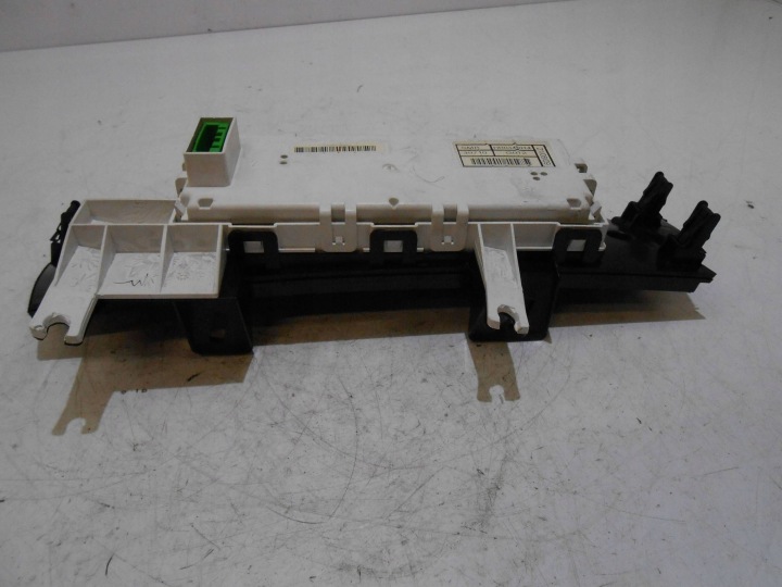 HONDA CIVIC VIII UFO MONITEUR RADIO HR0343014 39710G012