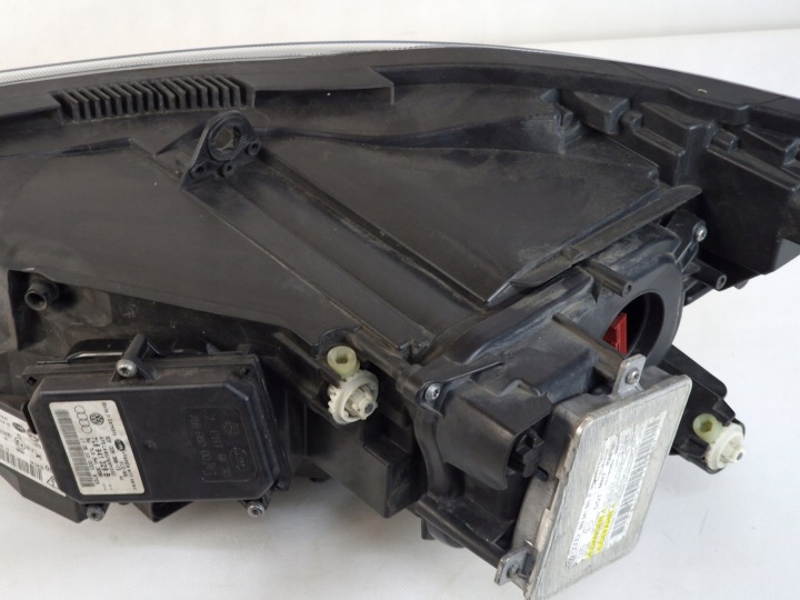 SKODA SUPERB 2 II RESTYLAGE SUR 12R PROJECTEUR XÉNON DROIT EUROPE 3T1941016H