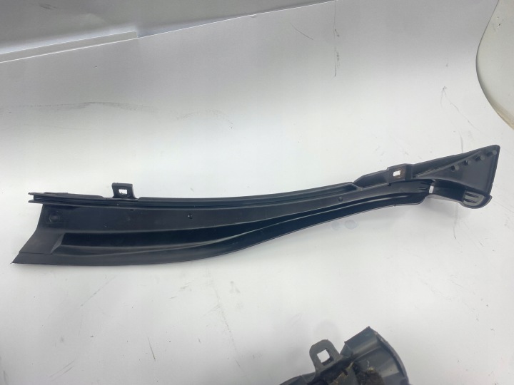 DOUBLURE DE PASSAGE DE ROUE COMPLET MERCEDES W124 1993-1996 E-KLASA 1246204278 1246283307