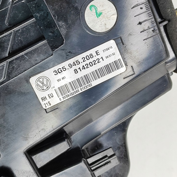 VOLKSWAGEN PASSAT B8 2018 DROITE CÔTÉ PHARE ARRIÈRE