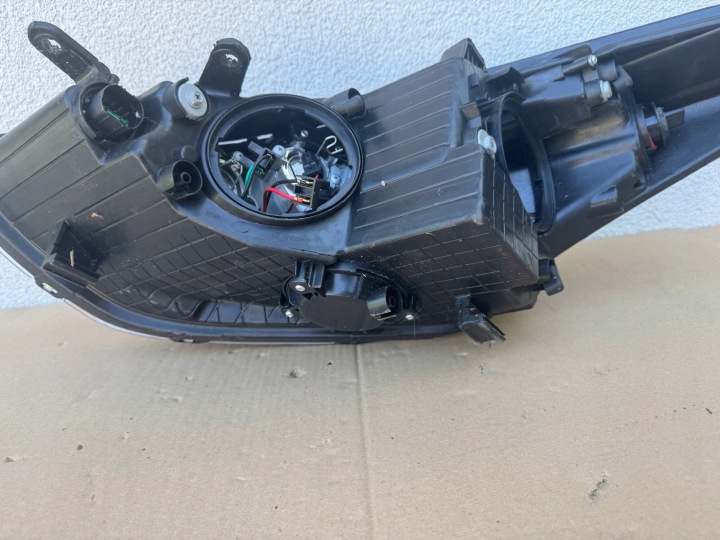 HYUNDAI I30 II 12-17R. PHARE DROITE DROIT AVANT AVANT 92102A6060 TYC