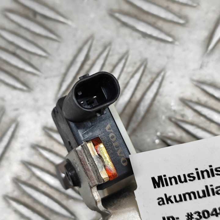 VOLVO XC60 2023 MOINS SERRE-CÂBLE FIL BATTERIE