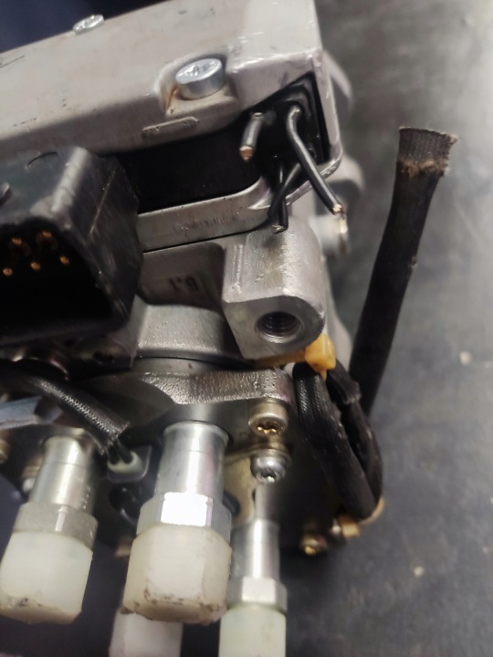 POMPE INJECTION BOSCH BMW ORIGINAL 0986444035 COMME NEUF