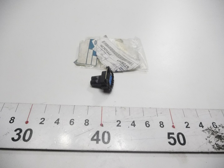 PUCE PUCE ES88A FORD FOCUS 2003-2004 OE 738083