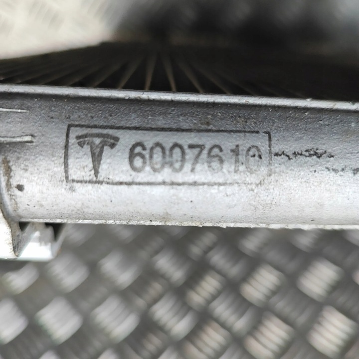 RADIATEUR CLIMATISATION TESLA MODÈLE AVEC 600761000B 33924386 568KW 2020