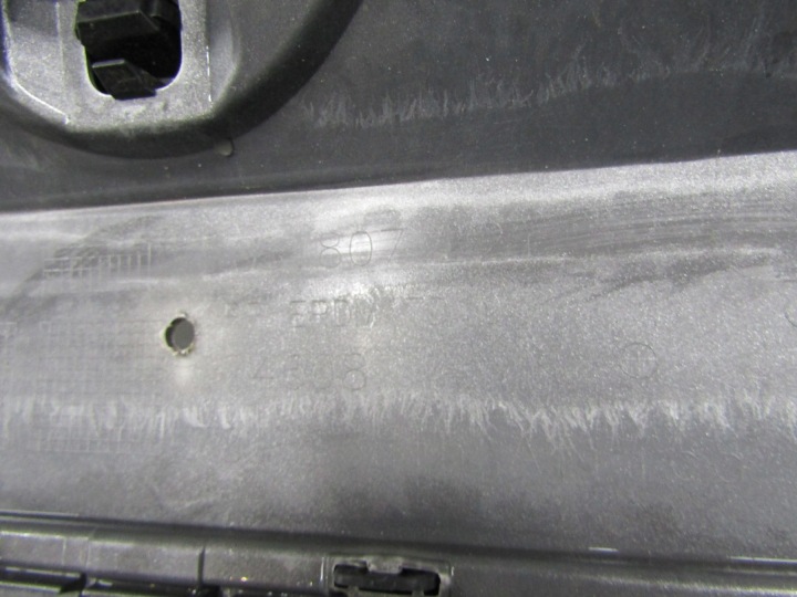 PARE-CHOCS AVANT AVANT VW POLO VI 2G 2GS LIFT 20- PLANCHER