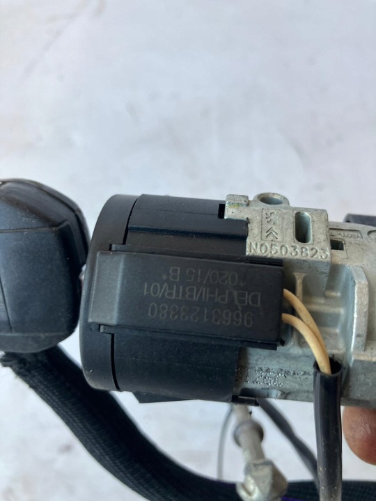 CONTACTEUR D'ALLUMAGE SEMELLE TÉLÉCOMMANDE PEUGEOT 508 N0503823