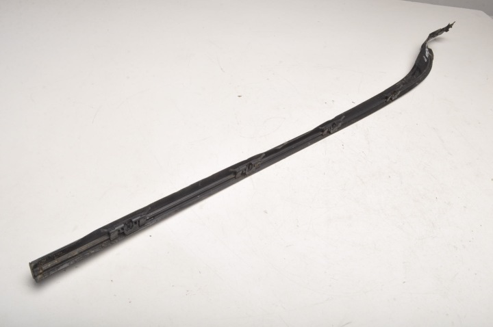 VOLVO S60 II V60 MOULURE VITRES AVANT AVANT 30753985 GAUCHE