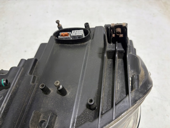 PHARE XÉNON BI-XENON DROIT AVANT MERCEDES W207 C207