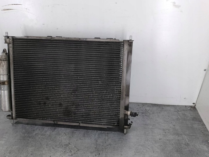 RADIATEUR EAU CLIMATISATION RENAULT CLIO III 8200688390 8200748439 1.5 DCI