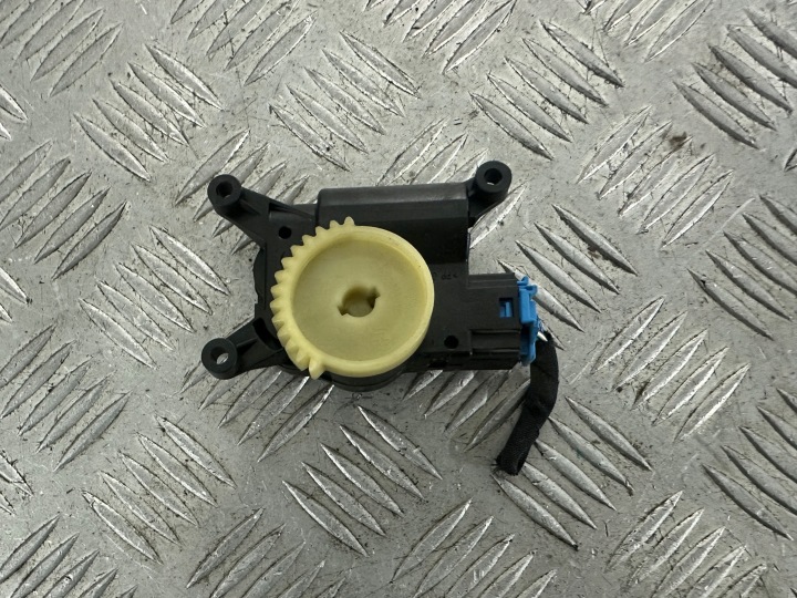 VW POLO 6C 14-17 PETIT MOTEUR RÉCHAUFFEURS V3267002