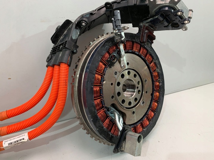 VOLVO S90 II T8 MOTEUR ÉLECTRIQUE VOLANT D'INERTIE 31491811