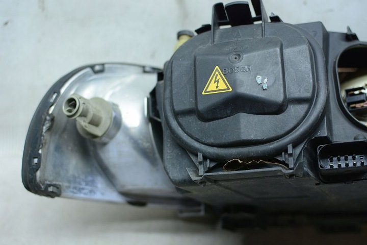 AUDI A8 D2 LIFT PROJECTEUR GAUCHE AVANT XÉNON 4D0941003AK 0301171273