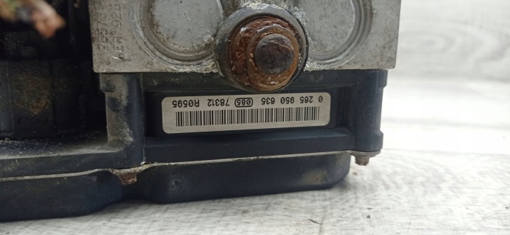 CITROEN C4 I 04-10R POMPE ABS 9663241380