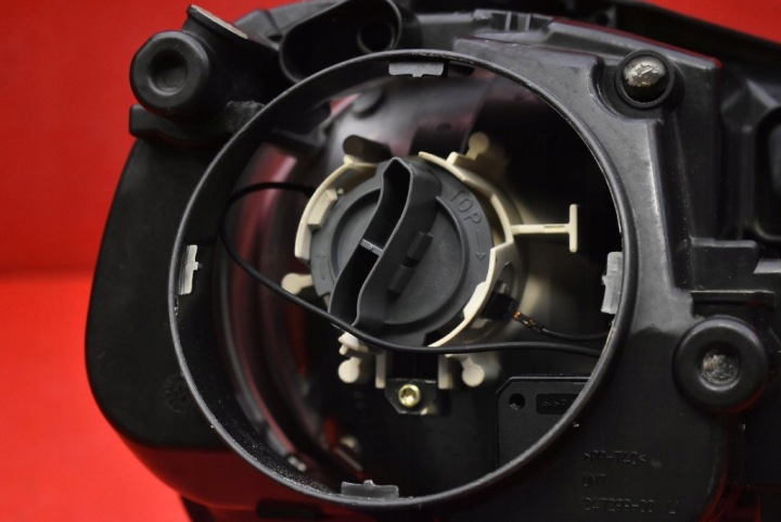 PROJECTEUR GAUCHE PHARE AVANT EUROPE 1K6941005P VW GOLF 5 V 03-09