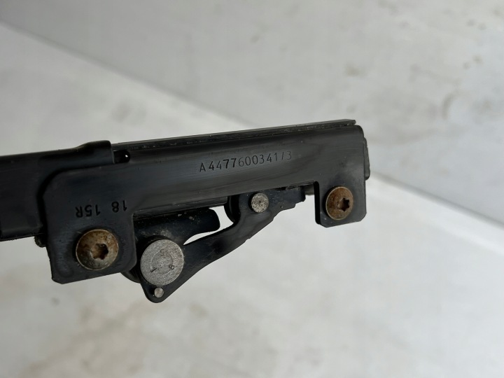 MB VITO 3 III W447 LIFT A4477600341 GUIDE PORTE COULISSANTE DROITE