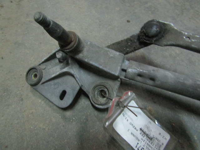 RENAULT LAGUNA I MÉCANISME ESSUIE-GLACES AVANT 7700821936