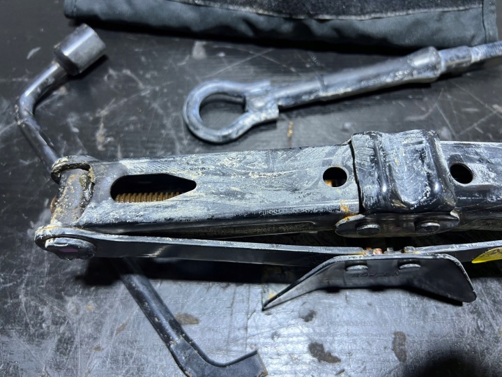 CITROEN C3 III PEUGEOT 2008 208 KIT ÉLÉVATEUR CLÉ OREILLE CRIC