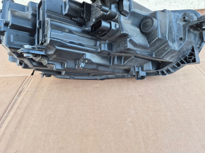 PHARE AVANT GAUCHE SKODA OCTAVIA IV COMPLET LED ORIGINAL