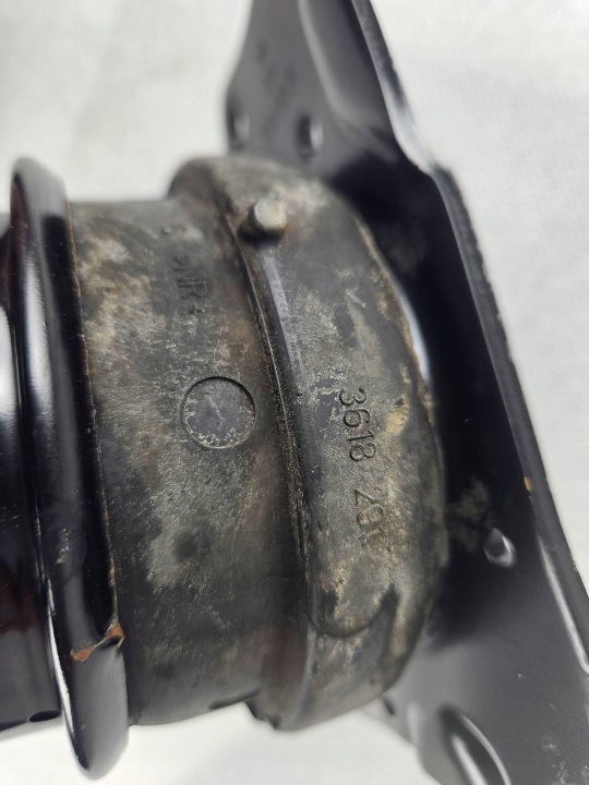 SKODA FABIA III 1.0 1.2 MPI POIGNÉE COUSSIN MOTEUR 6R0199185A
