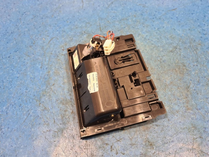VOLKSWAGEN PASSAT CENDRIER 3G1857962