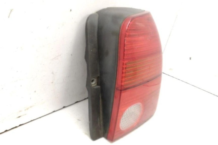 PHARE DROITE ARRIÈRE VW LUPO (6X1, 6E1) 38020748 1.72L DIESEL 44KW 2004