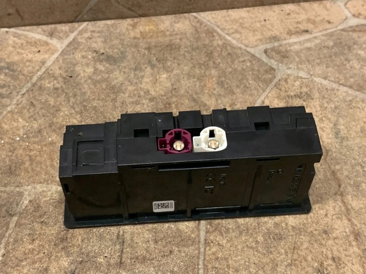 USB MERCEDES-BENZ C (W205) A2058200526 2.1L DIESEL 125KW 2015