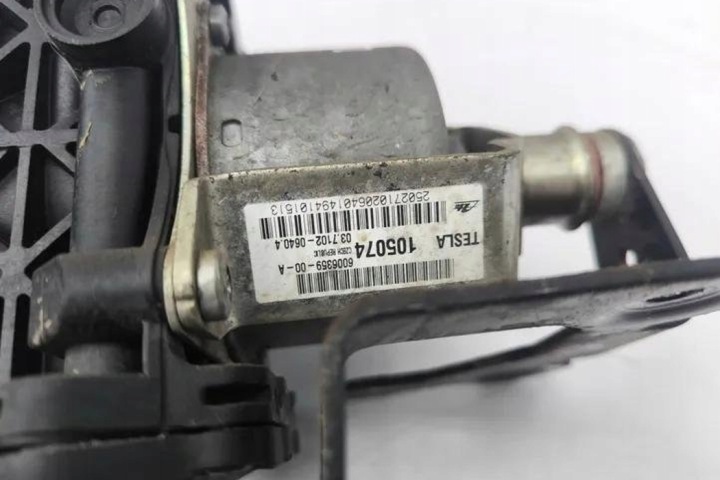 SERVO TESLA MODÈLE AVEC 600635900A ÉLECTRIQUE 225KW 2014