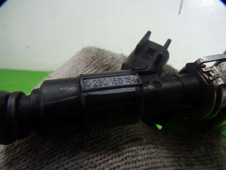 FORD C-MAX 2.0 A0DE MOULURE INJECTION 4M5G9D280DA