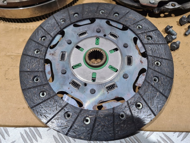 EMBRAYAGE DOUBLE VOLANT VOLANT BIMASSE ASTRA J ZAFIRA C F40 1.6 CDTI