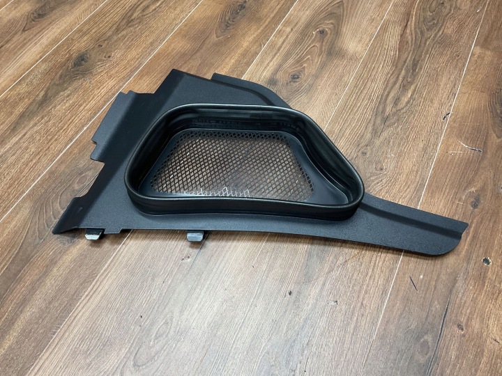 DOUBLURE DE PASSAGE DE ROUE PROTECTION GAUCHE MERCEDES-BENZ GLE W166 C292 A1668300113.